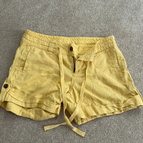 Yellow old navy cargo shorts